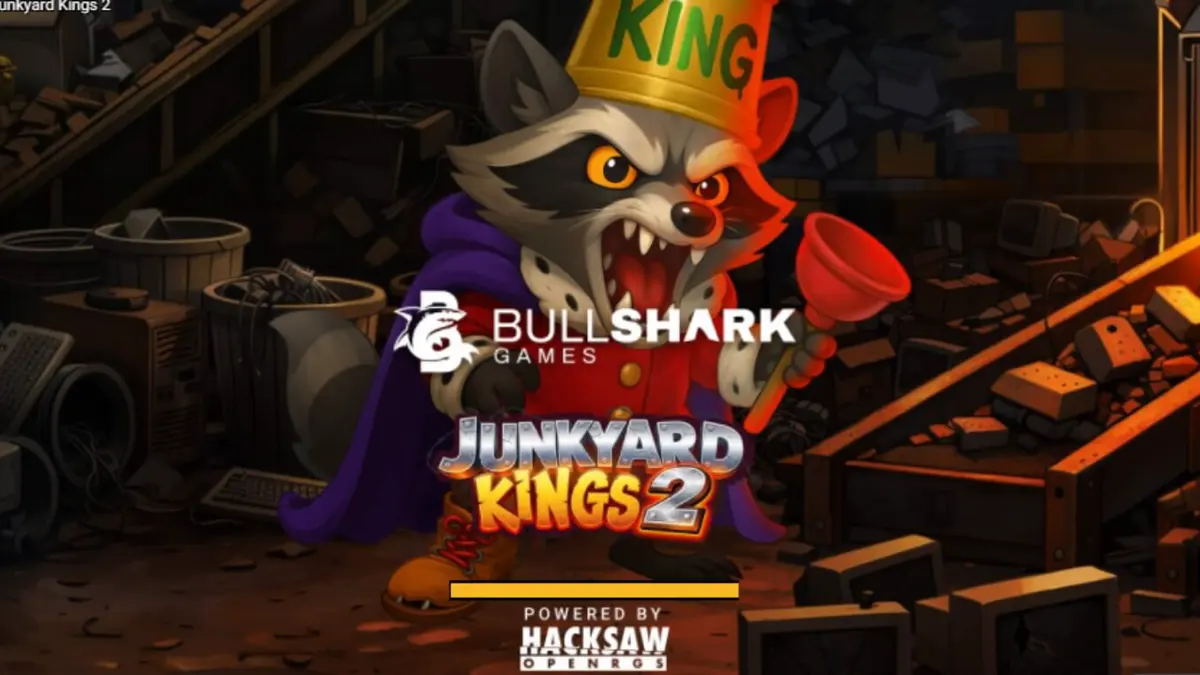 Tampilan visual slot Junkyard Kings 2 dengan tema raccoon dan barang rongsokan yang berkilau